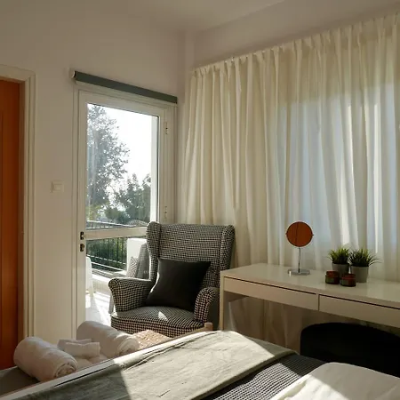 Renovated Property In Chloraka Apartment *