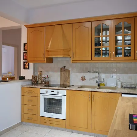 Apartment Renovated Property In Chloraka