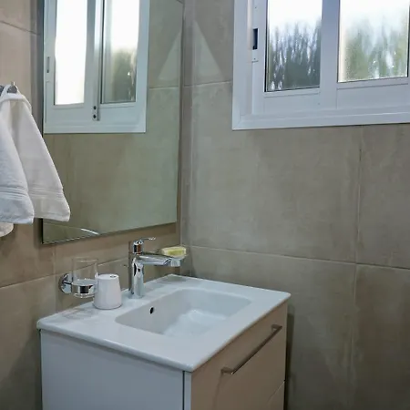 Apartment Renovated Property In Chloraka