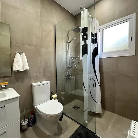Renovated Property In Chloraka Apartment *