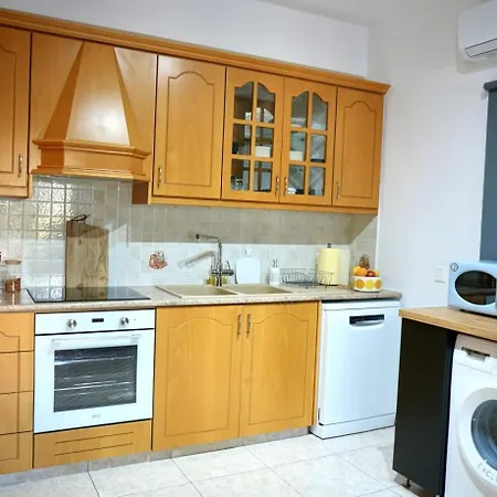 Apartment Renovated Property In Chloraka